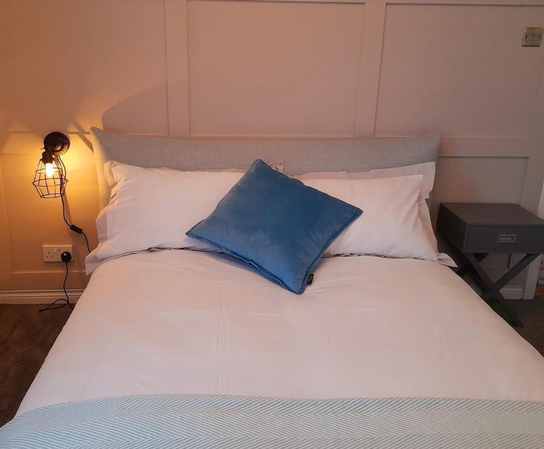 Stunning 3 Bed Seafront Mansion Building Sleeps 6 Adults Or 8 With Kids Lejlighed Portrush Eksteriør billede