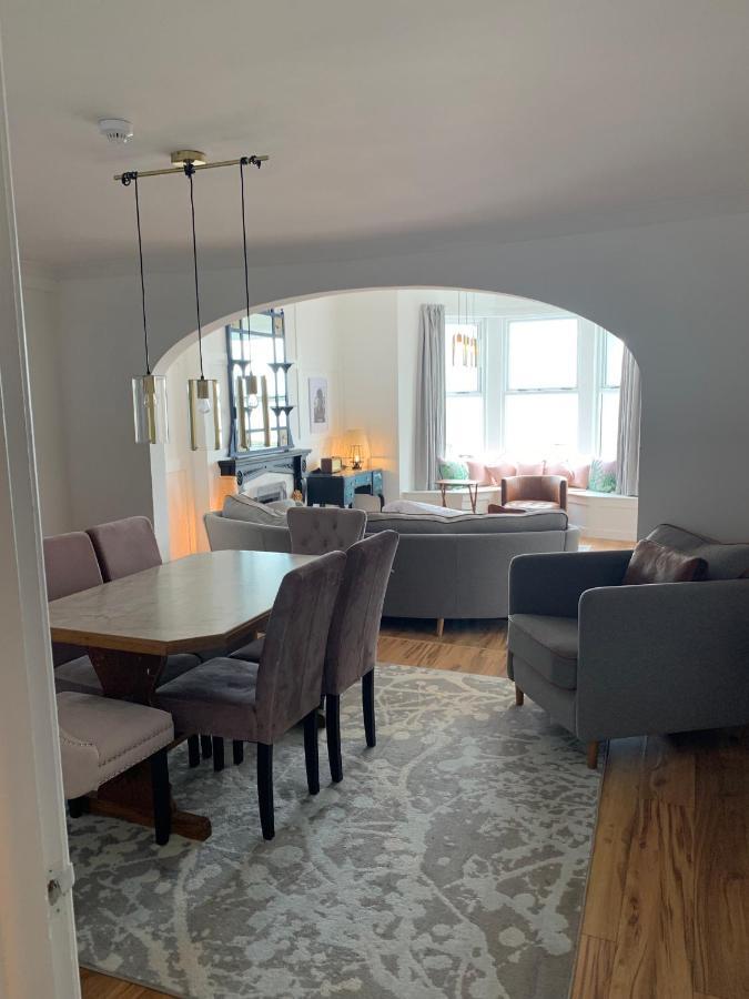 Stunning 3 Bed Seafront Mansion Building Sleeps 6 Adults Or 8 With Kids Lejlighed Portrush Eksteriør billede